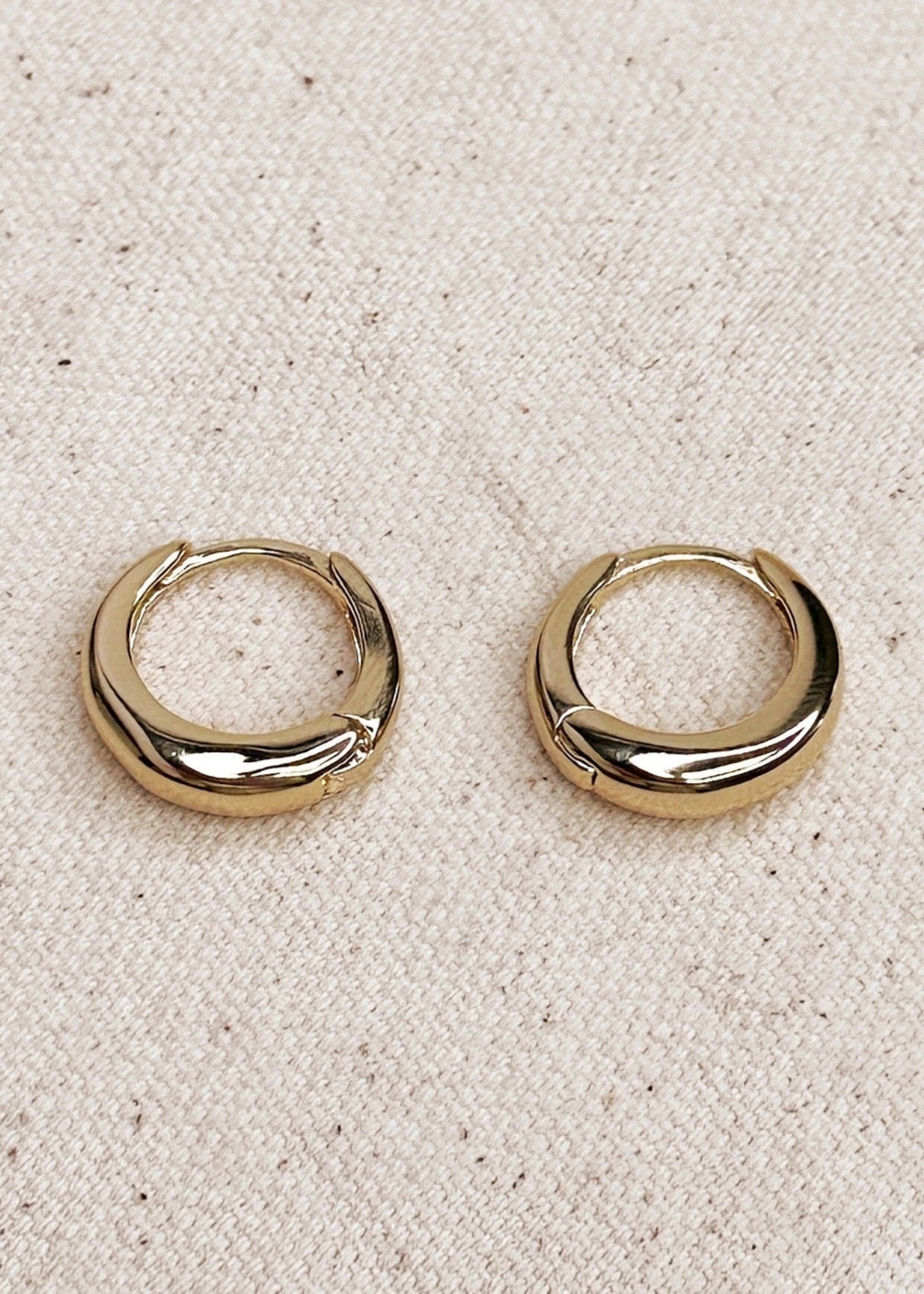 British closure earrings