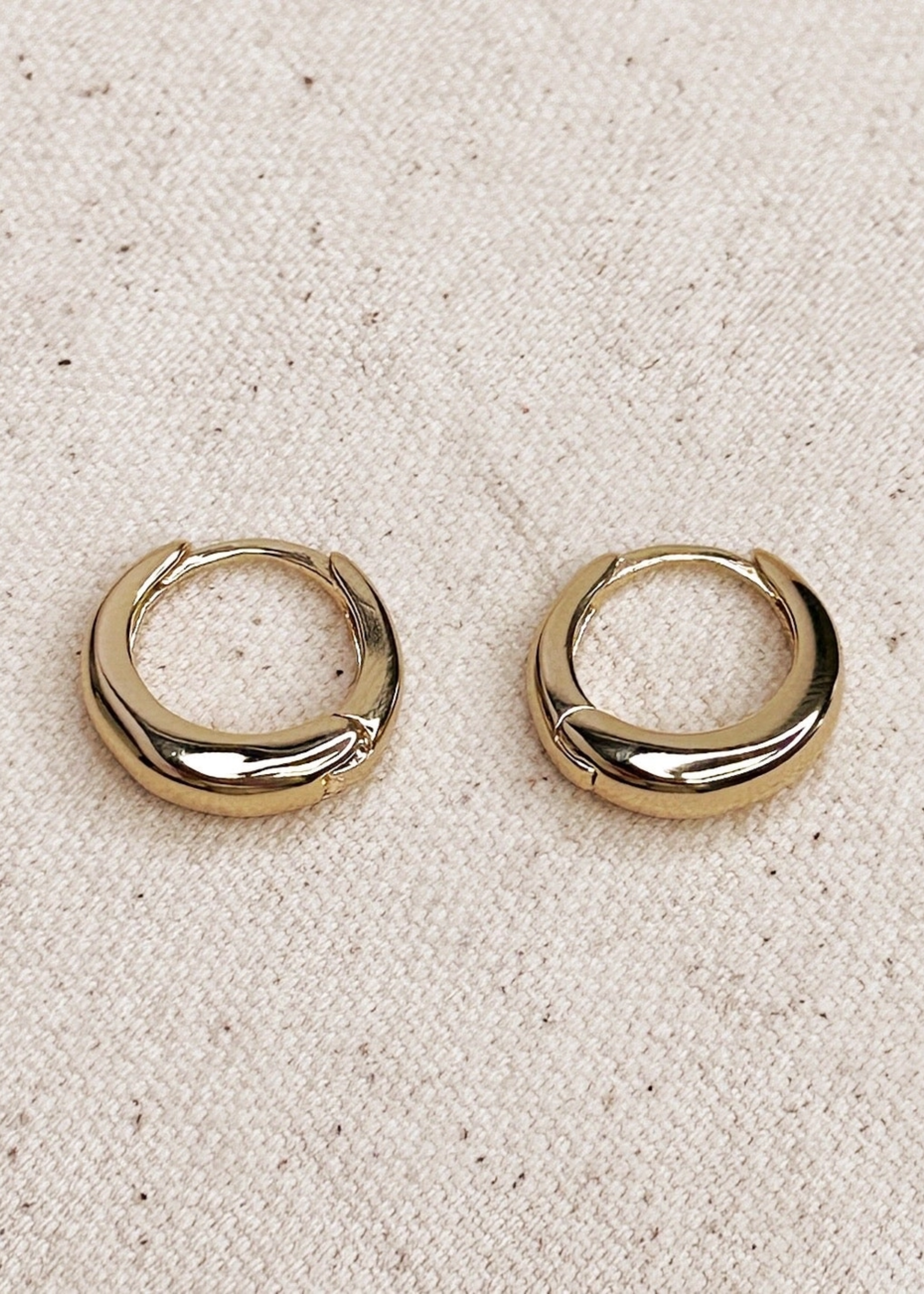 British closure earrings