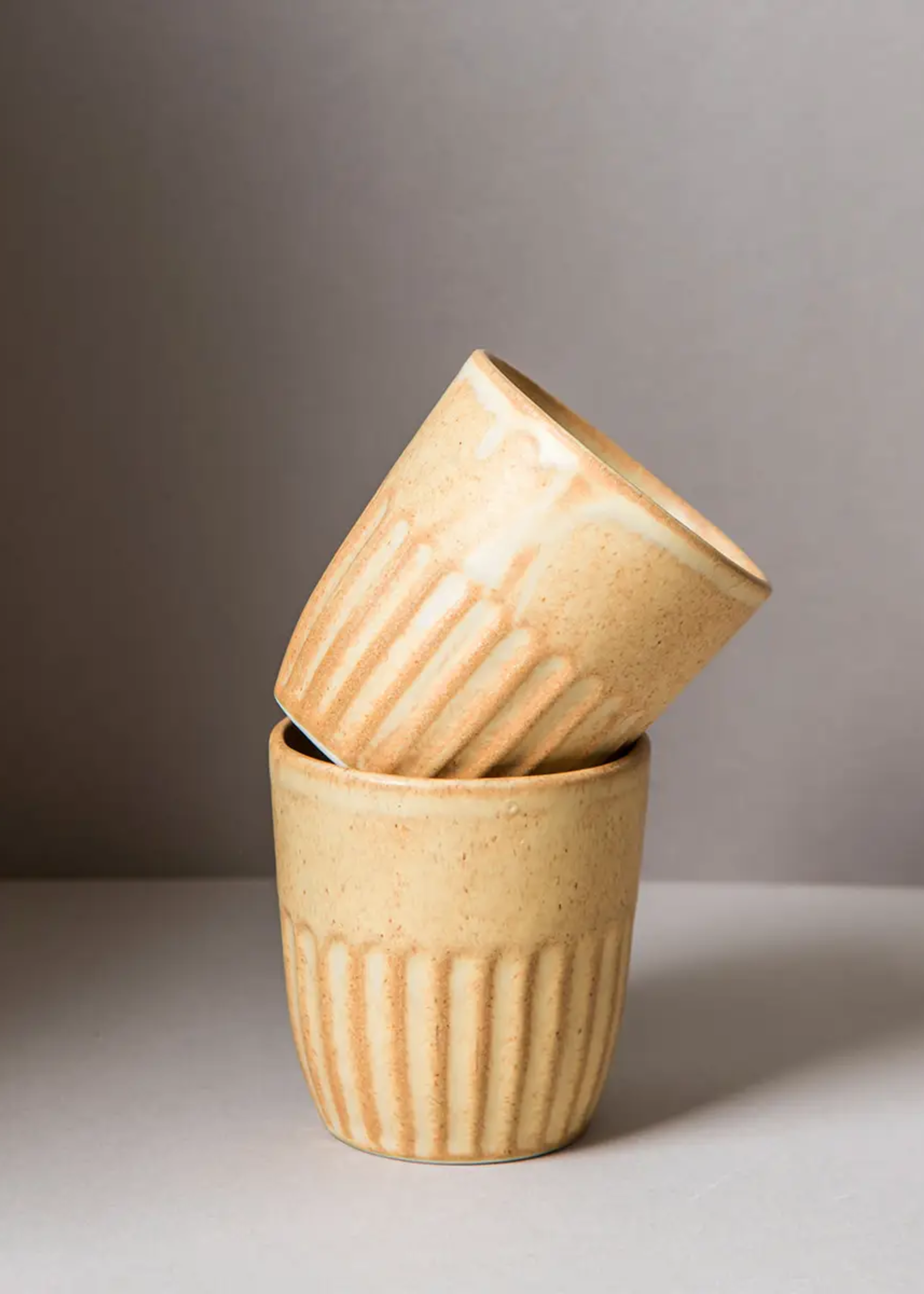 Stoneware drinking cup, beige