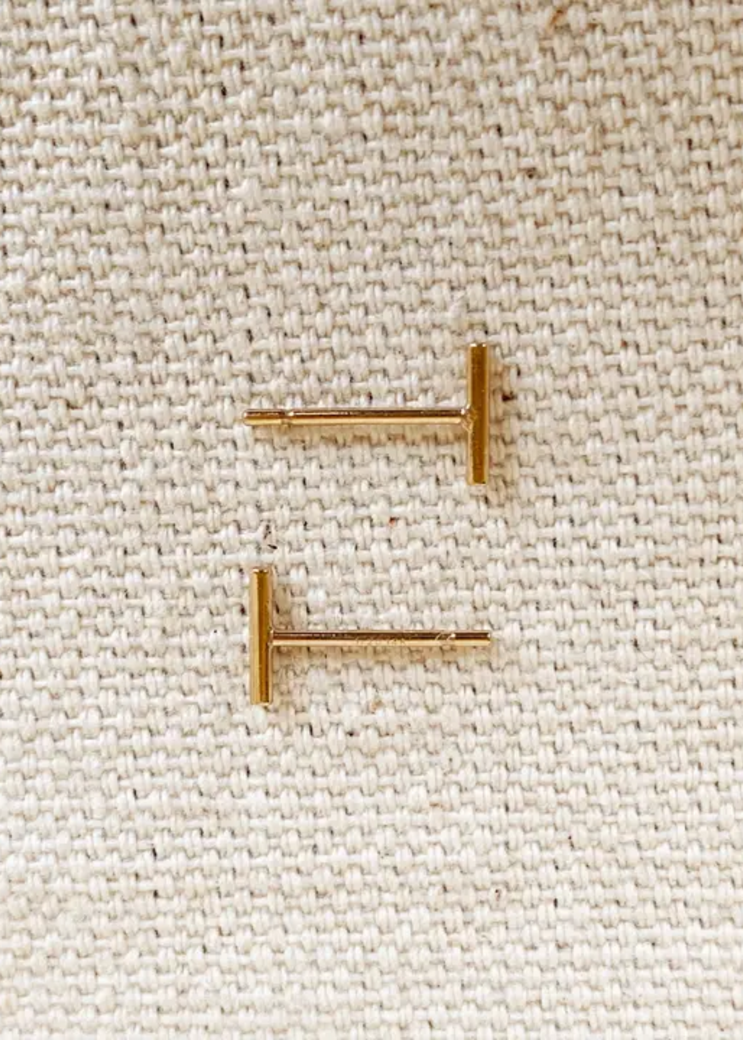Petite bar stud earrings