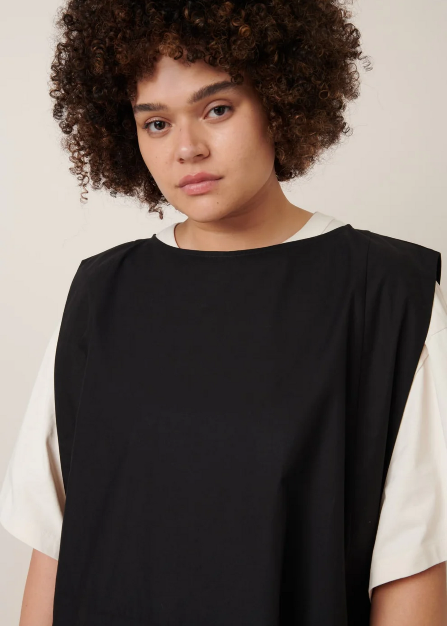 Raven pinafore