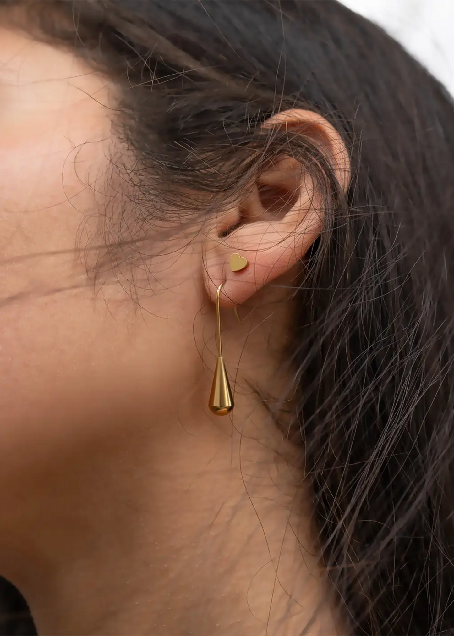 Drop earrings, gold