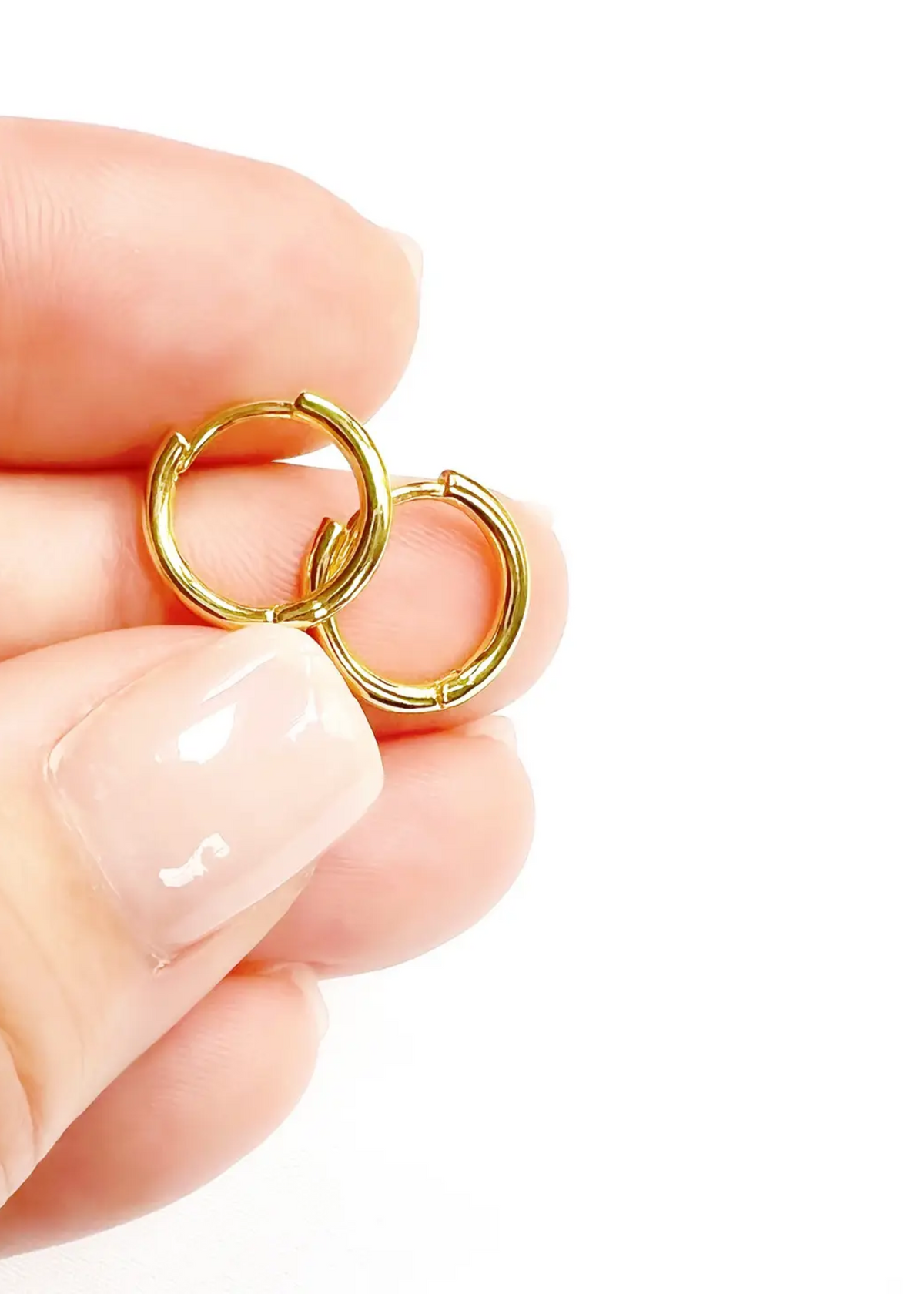 Soleil huggie hoops