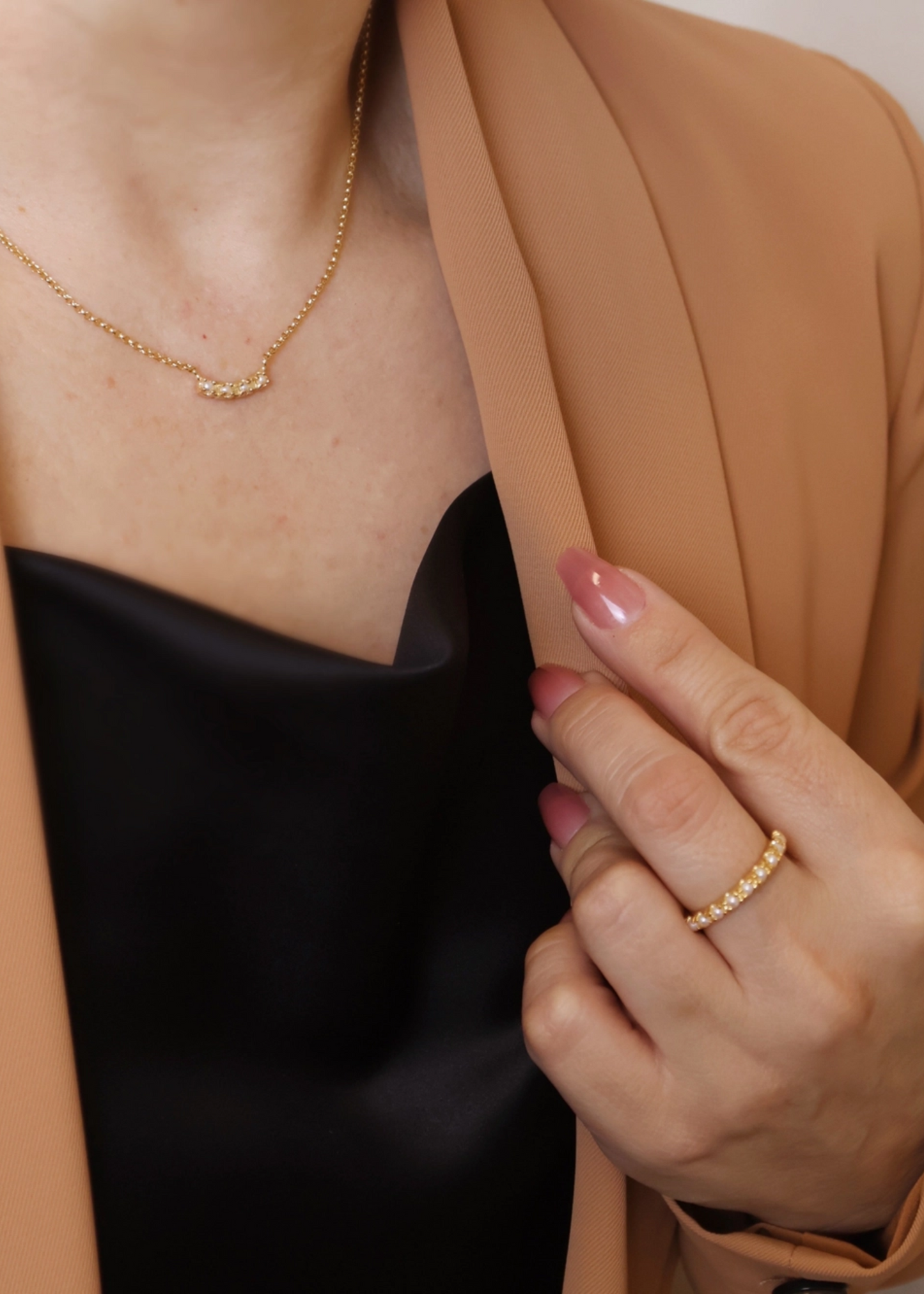 Pearl band ring