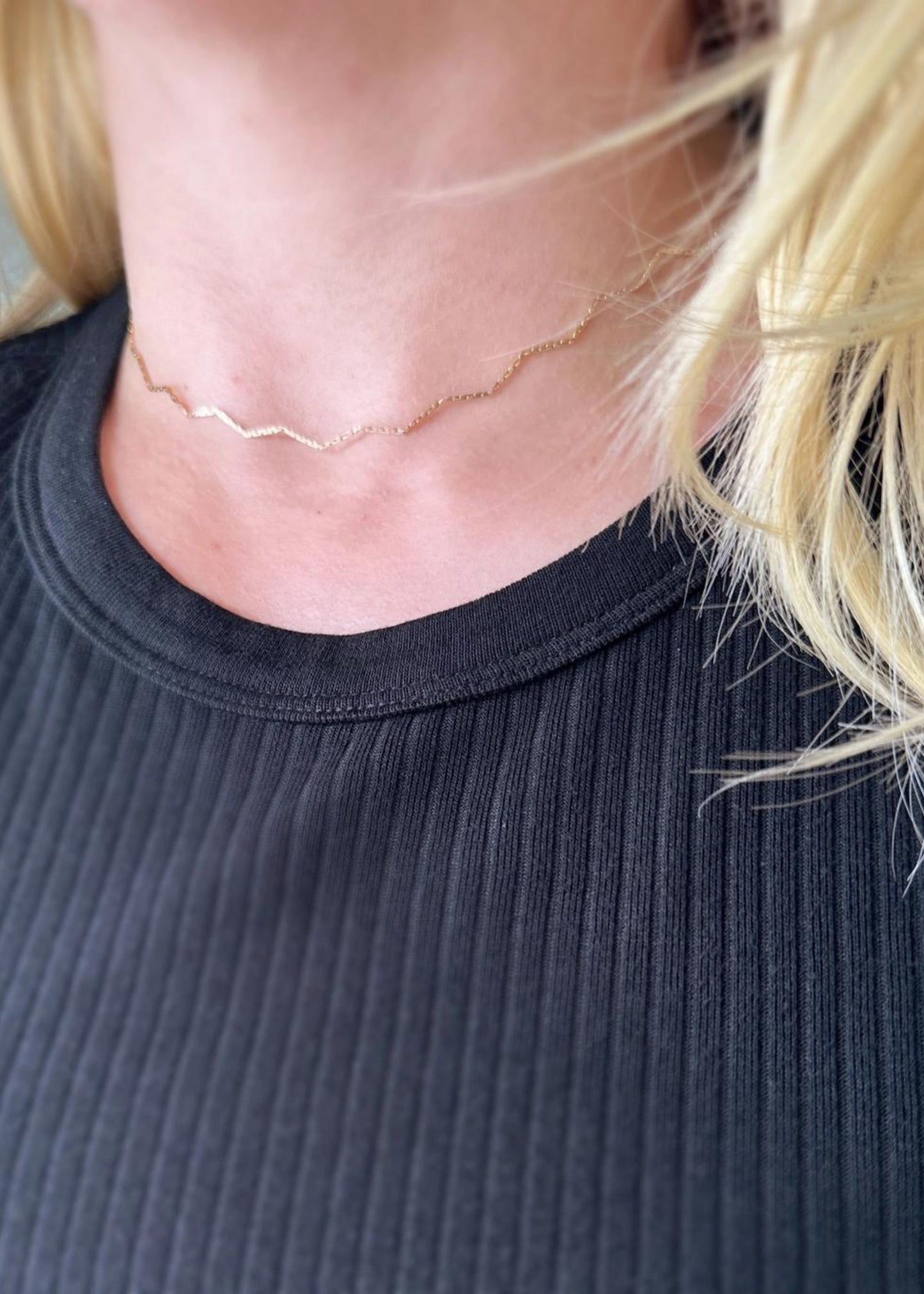Zig zag choker