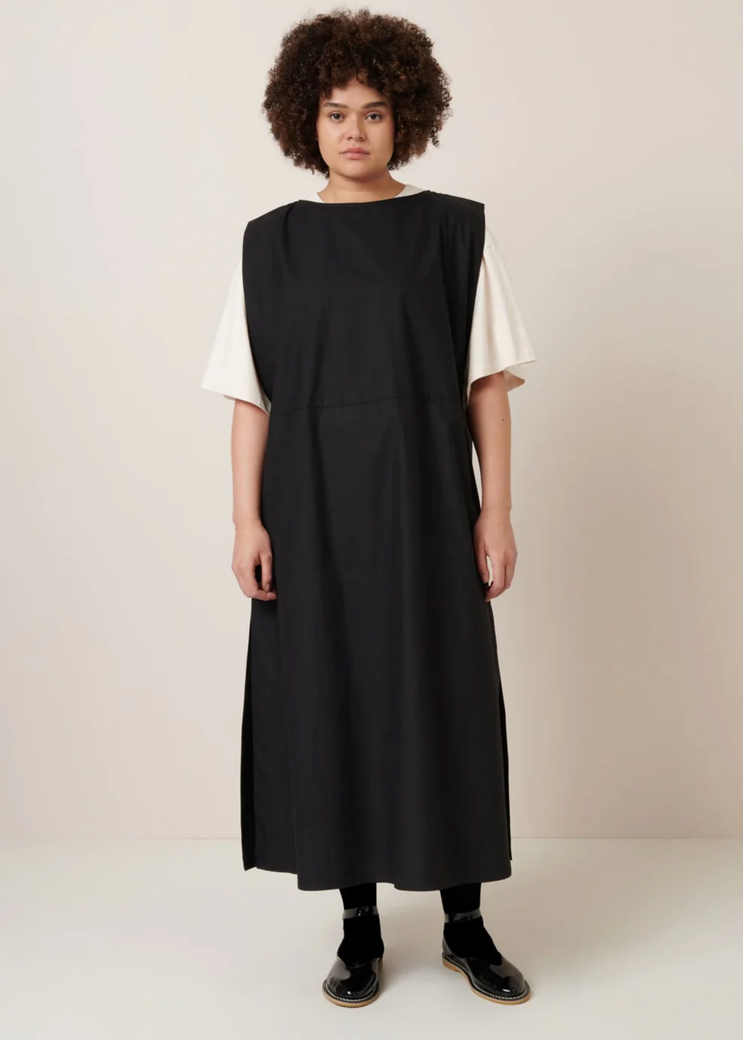 Raven pinafore