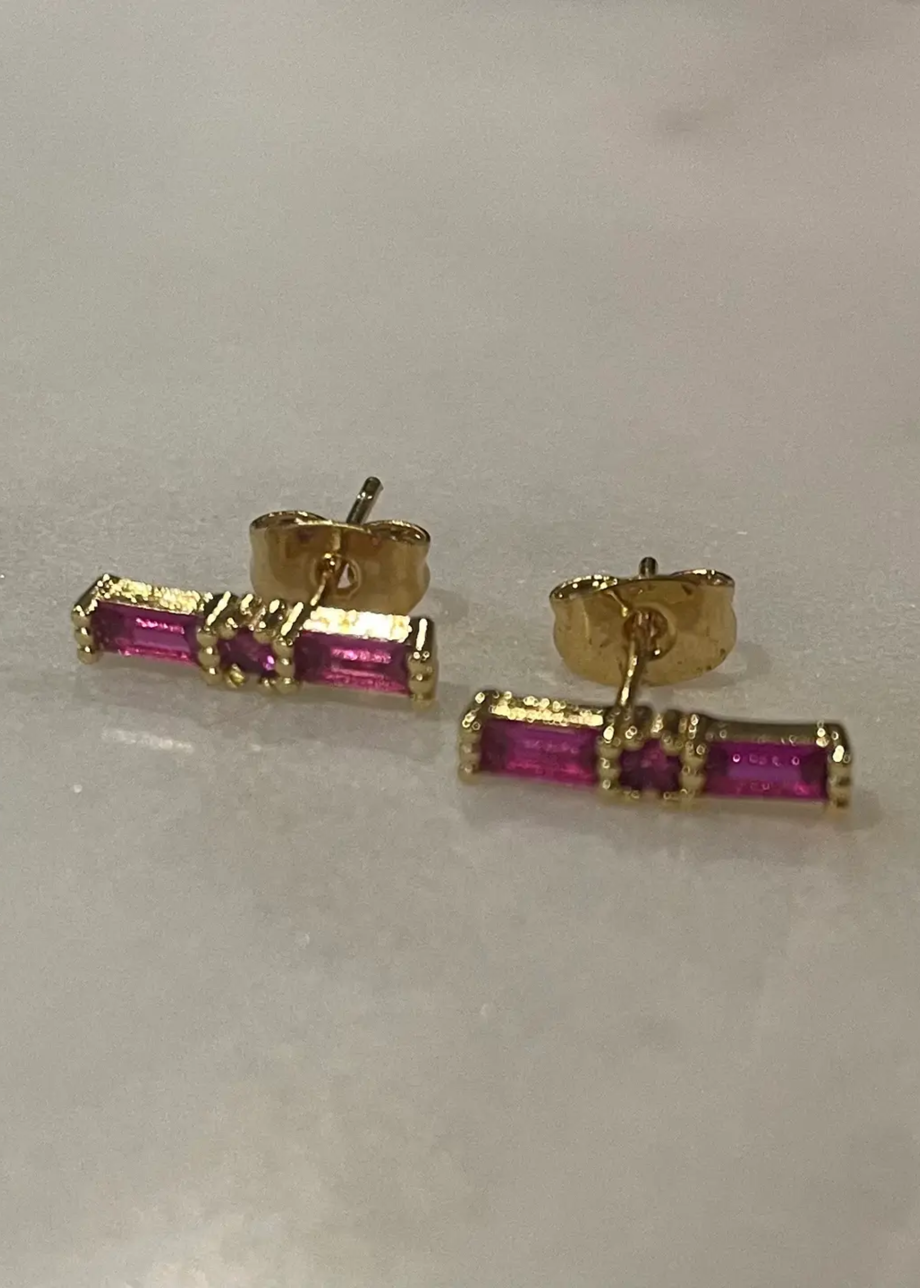 Fuchsia stud earrings