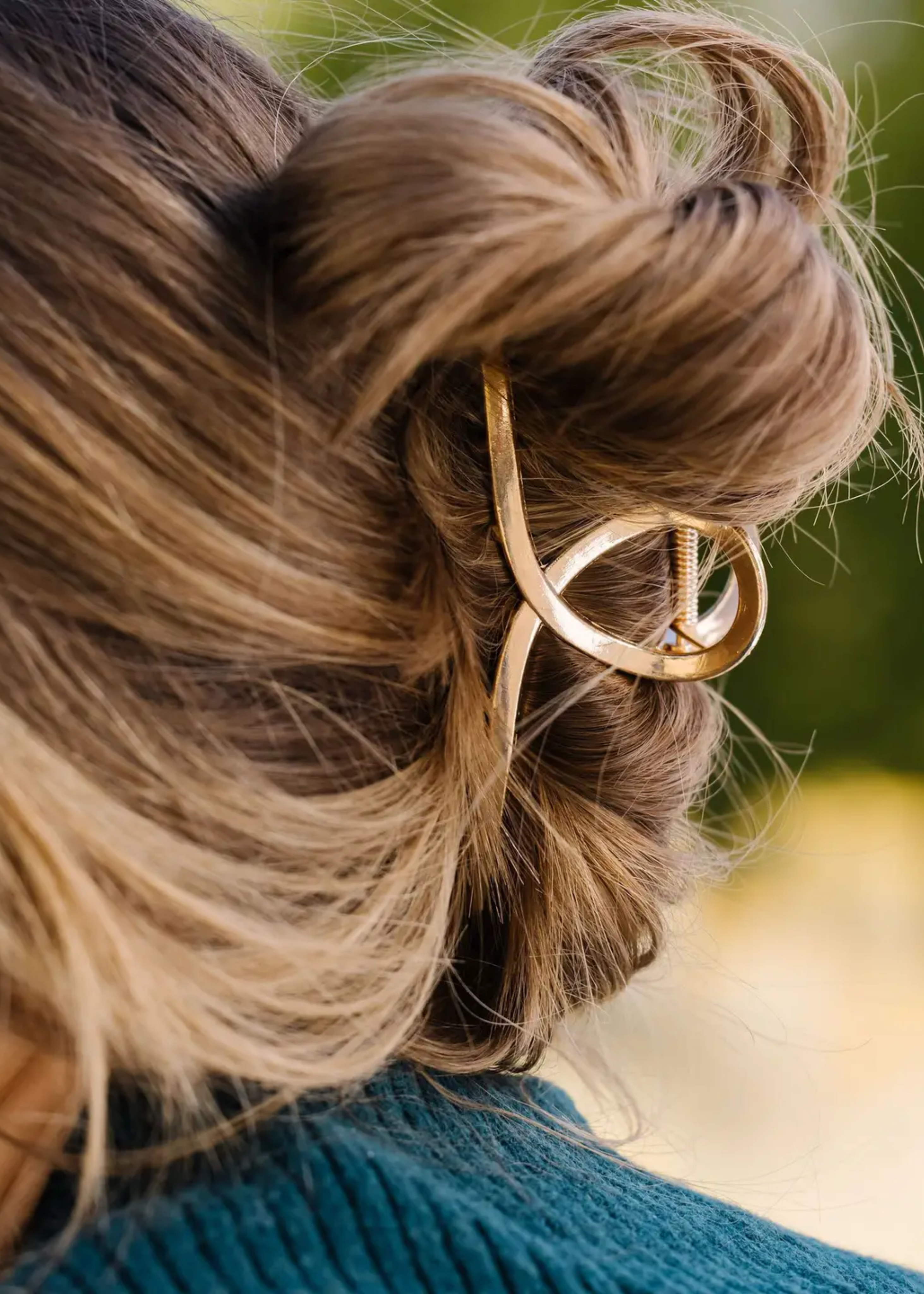 Gold swirl claw clip