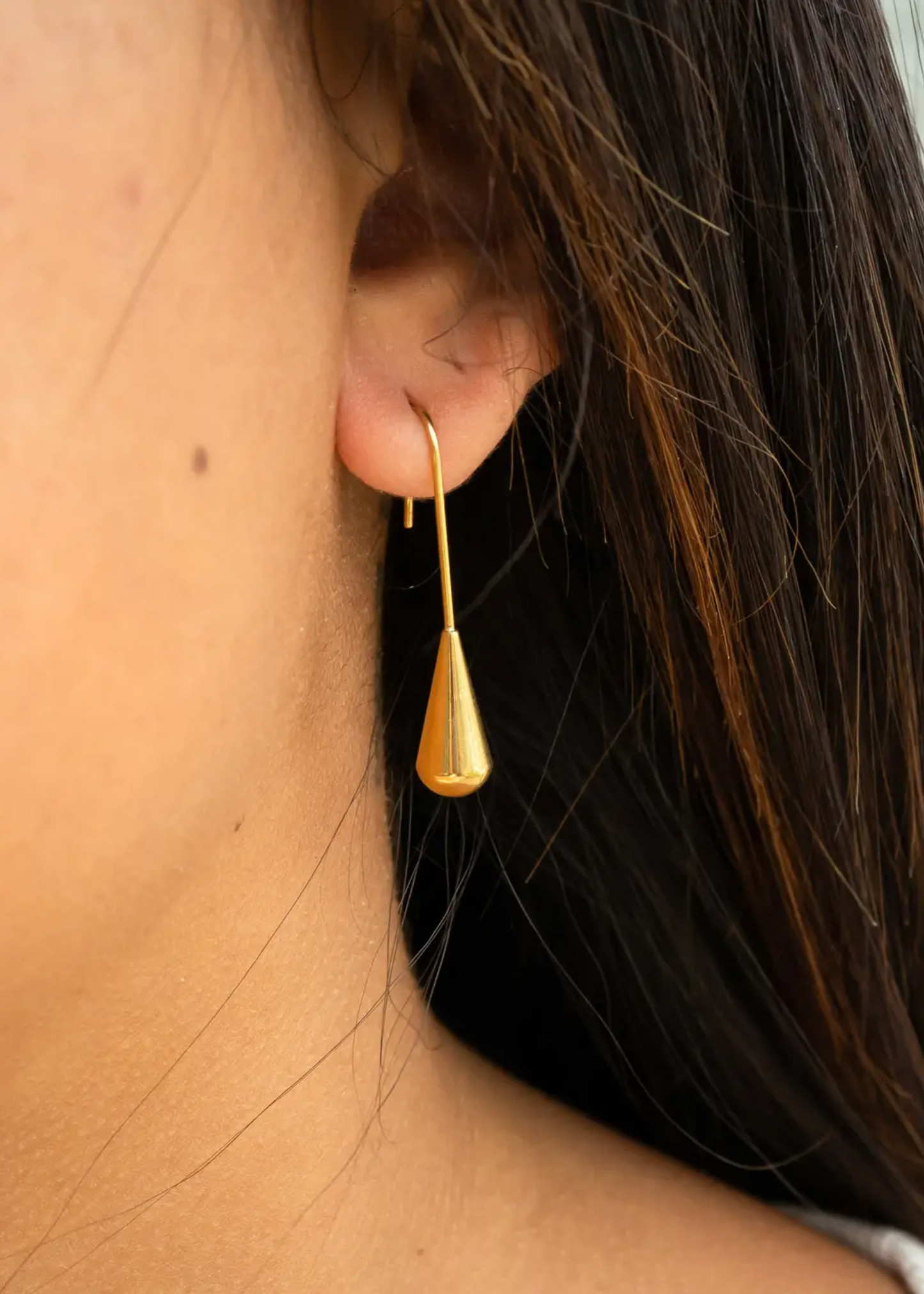 Drop earrings, gold