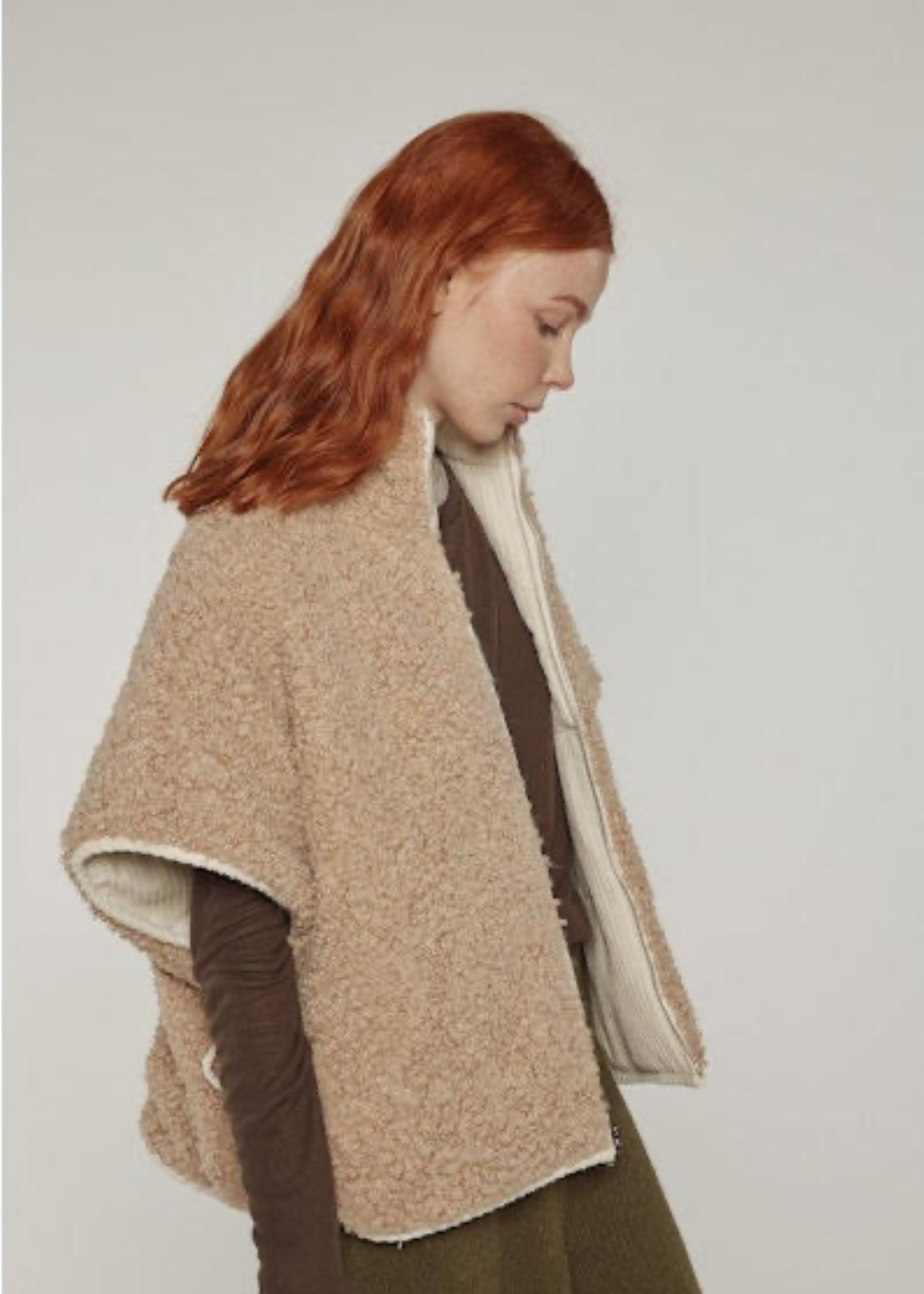 Reversible high-neck vest