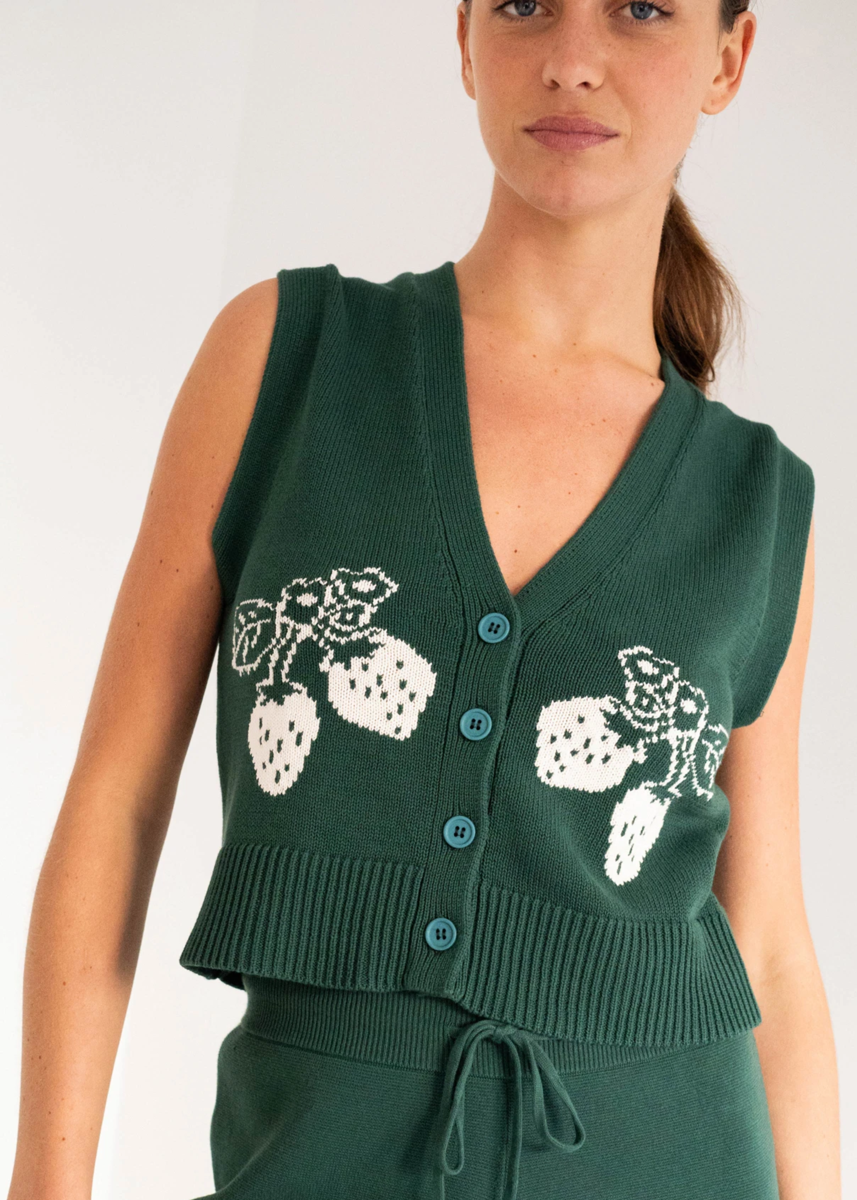 Strawberries patric vest