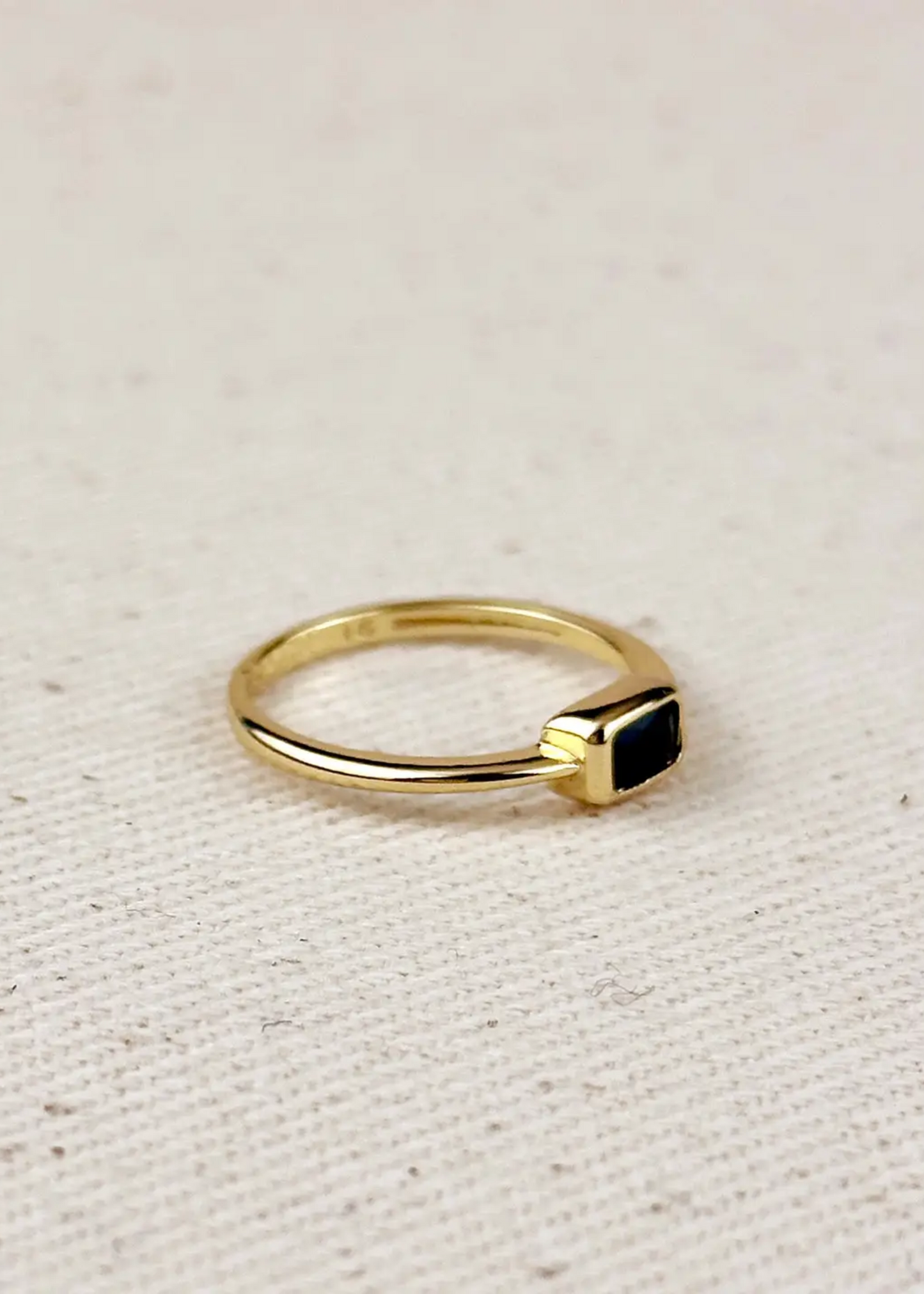 Emmy ring, black