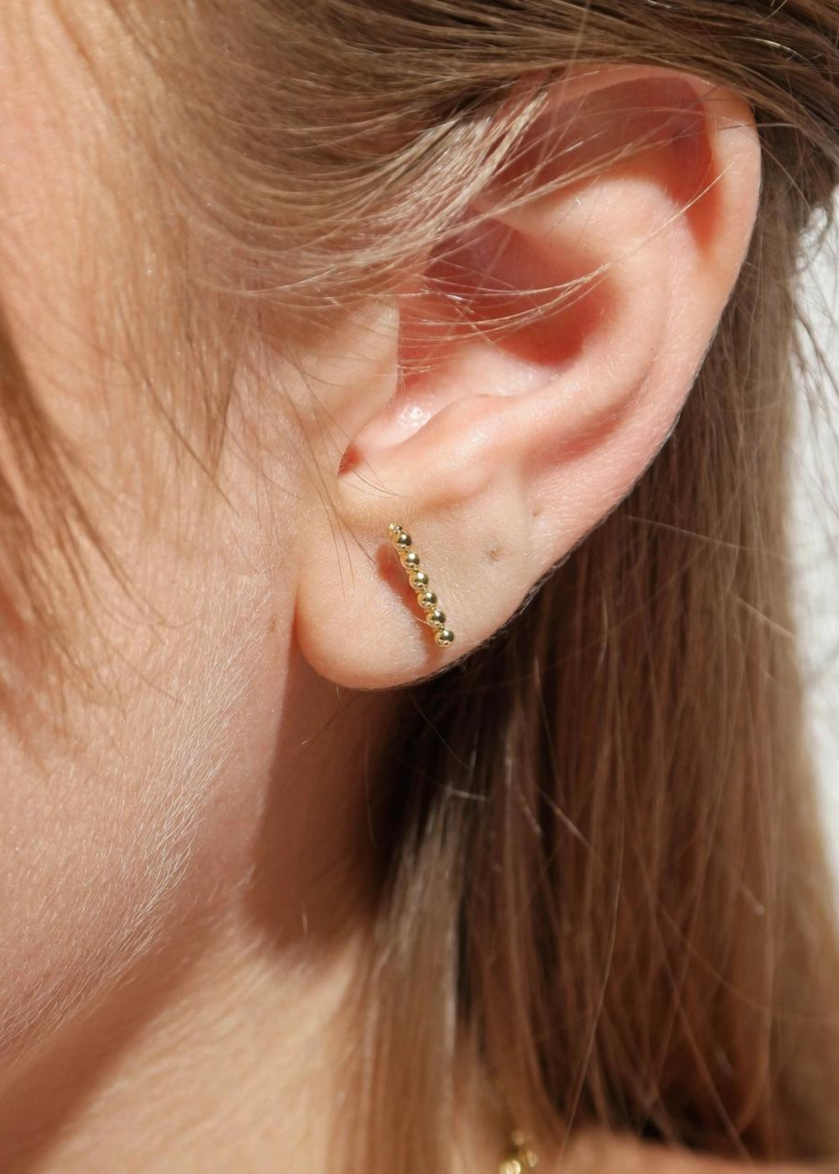 Beaded bar studs