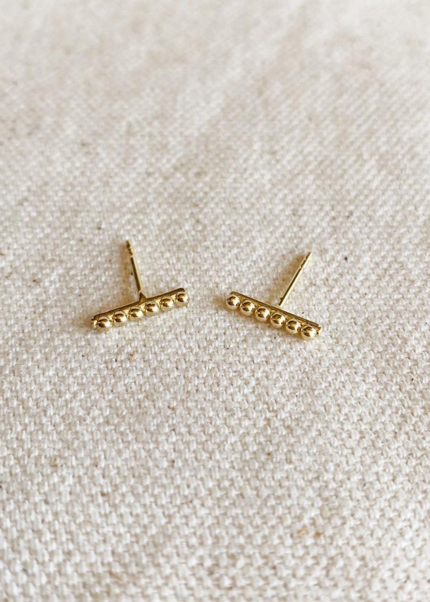 Beaded bar studs