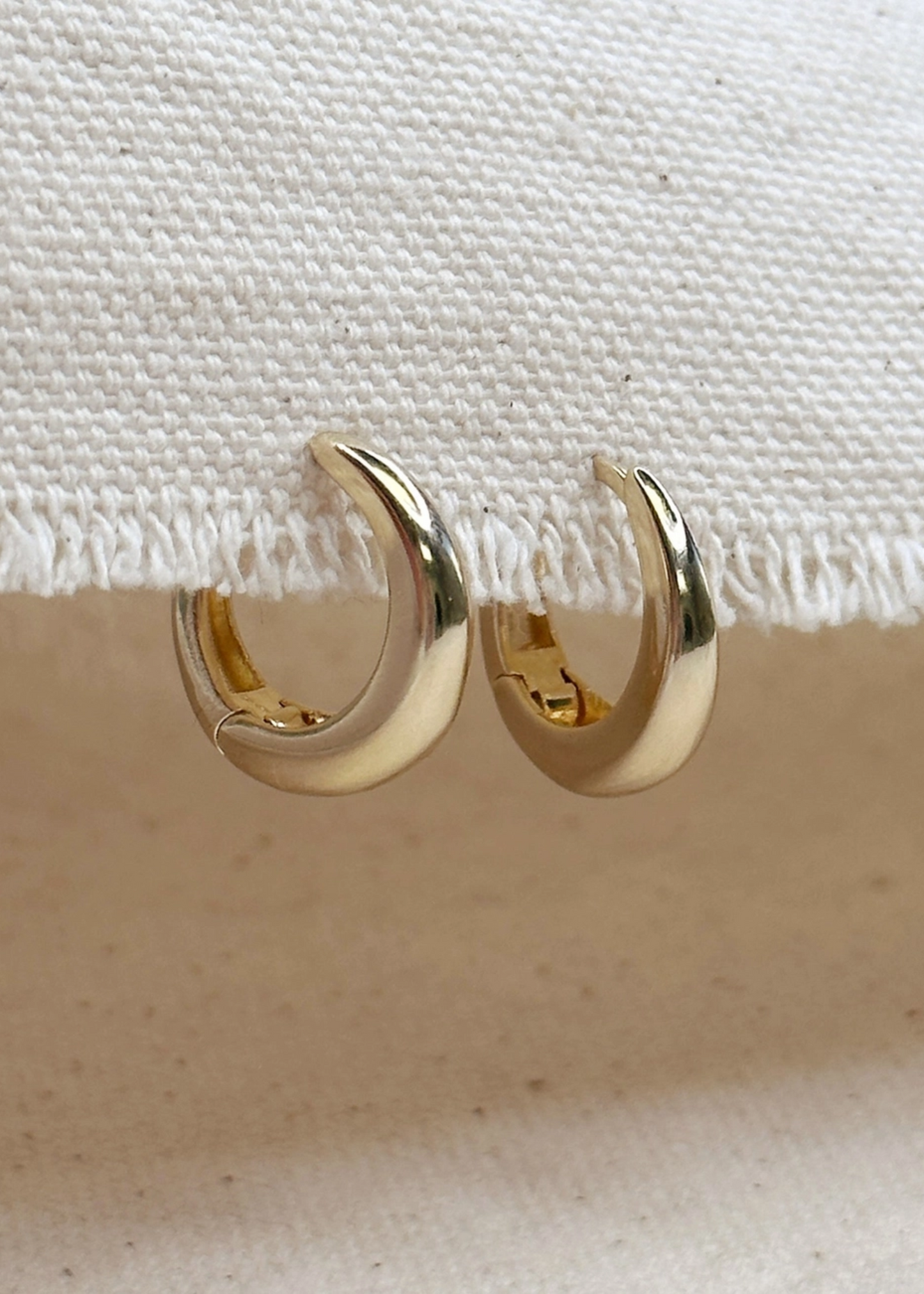 British closure earrings