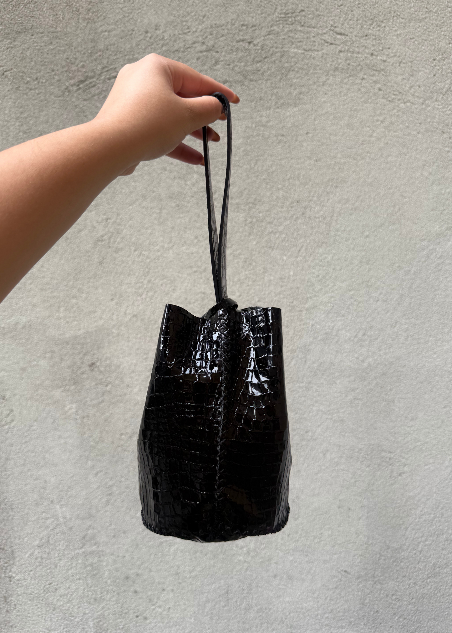 Navigli bag, black scaled