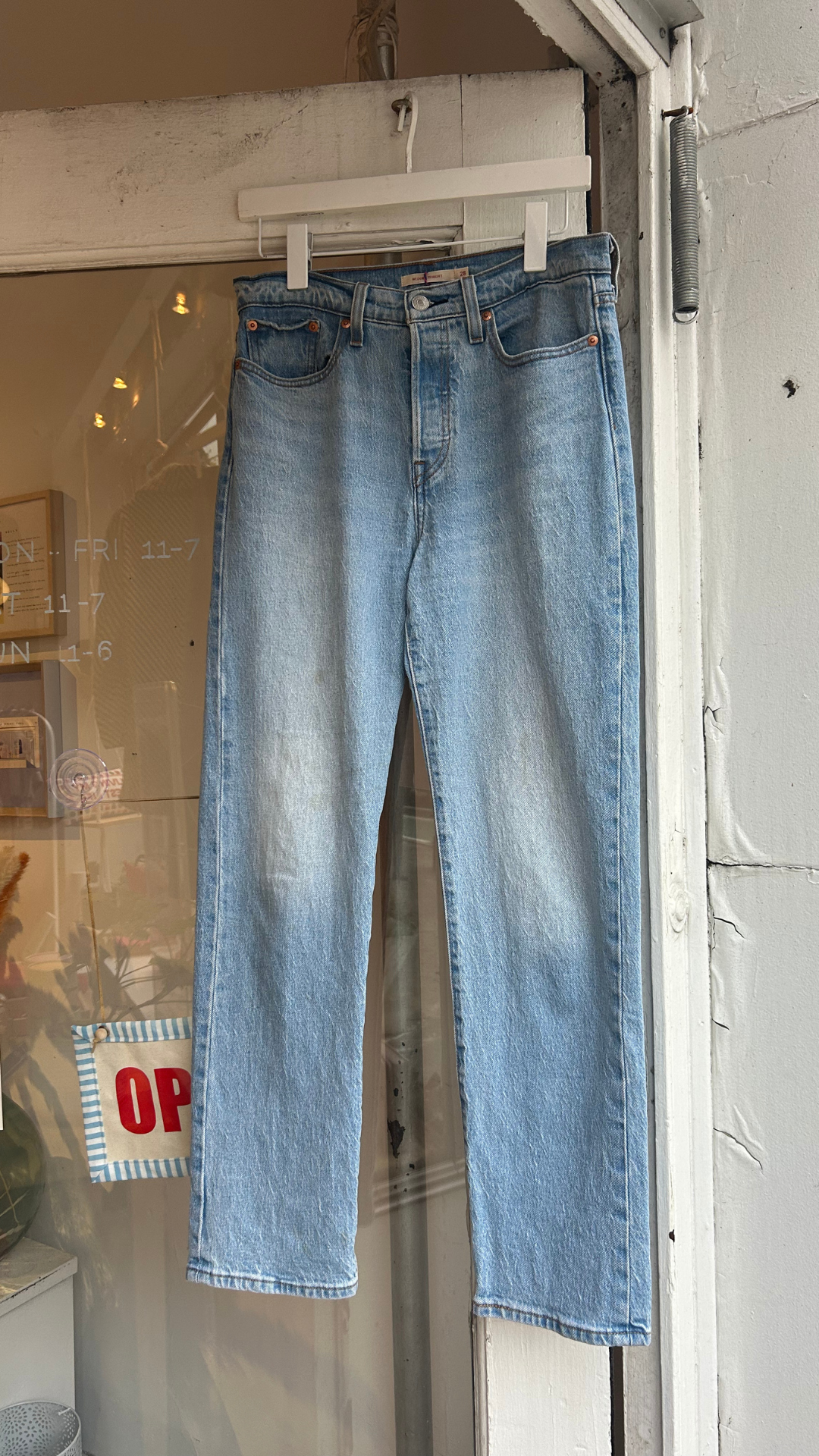 Levi wedgie straight jeans