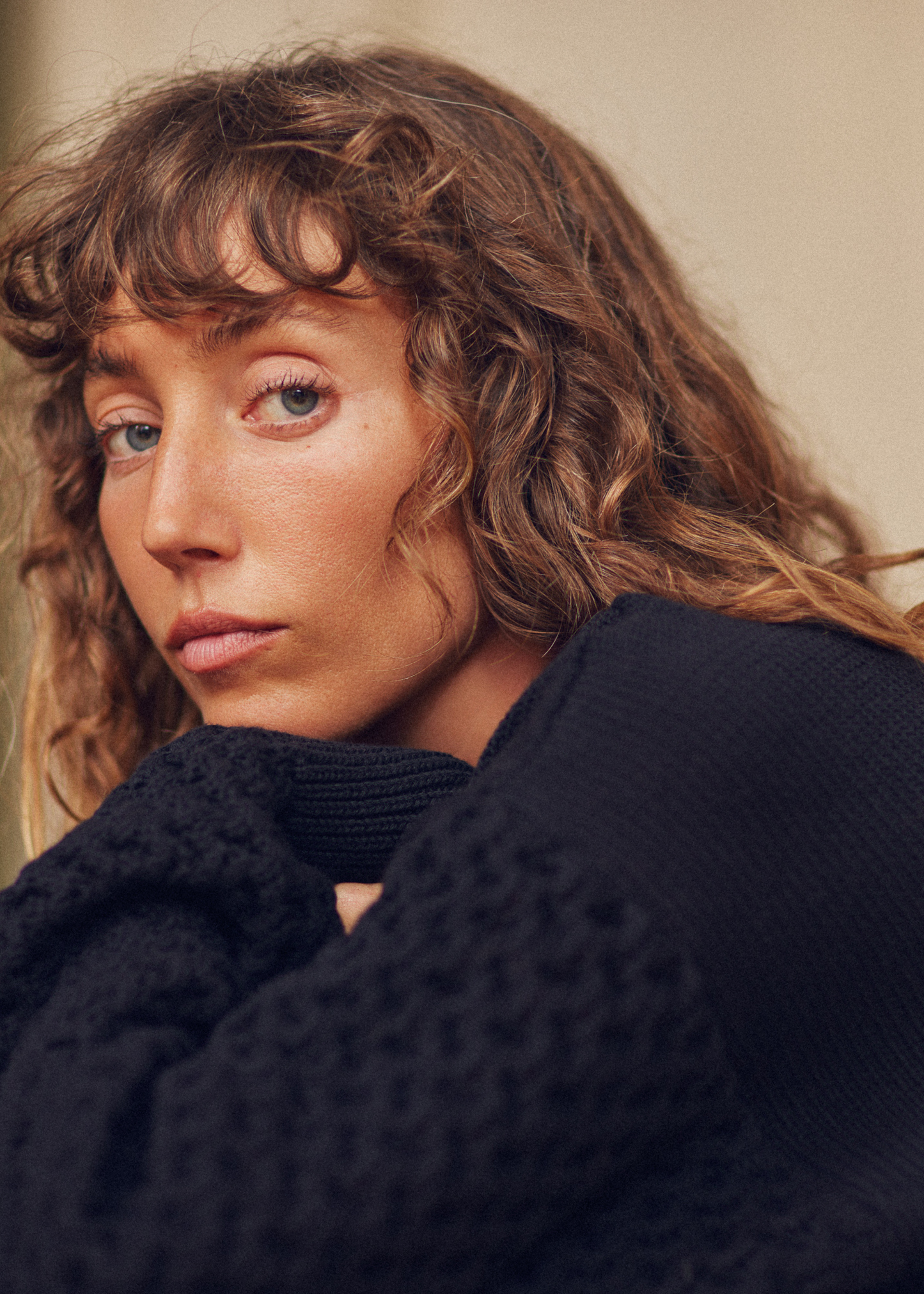 Vegan sweater, black