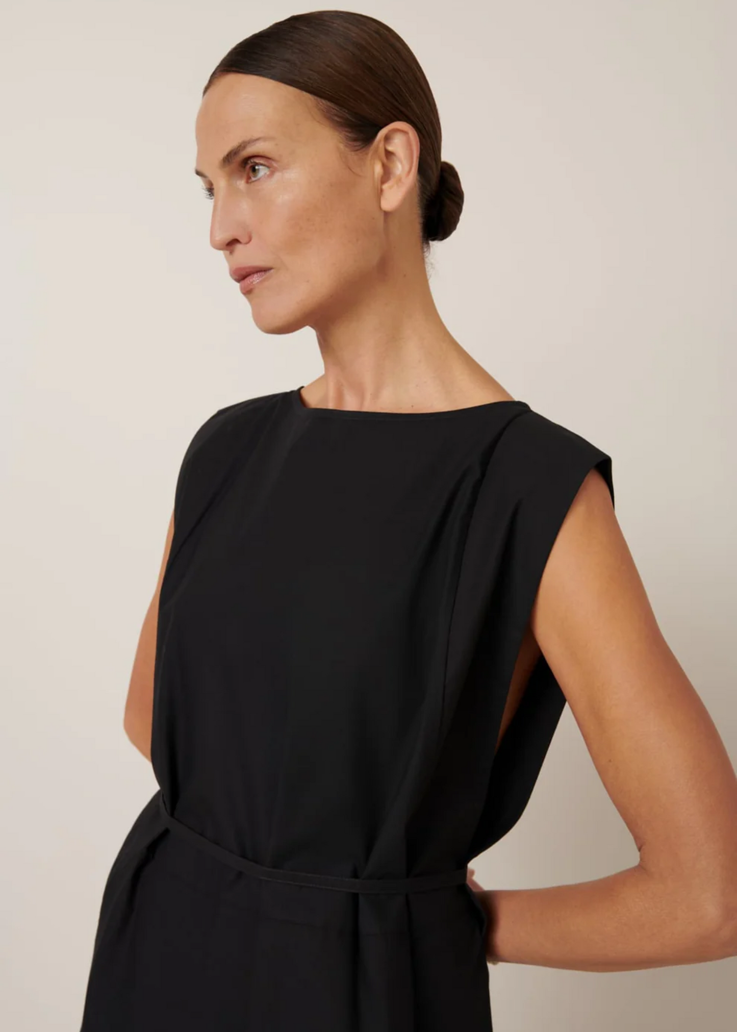 Raven pinafore