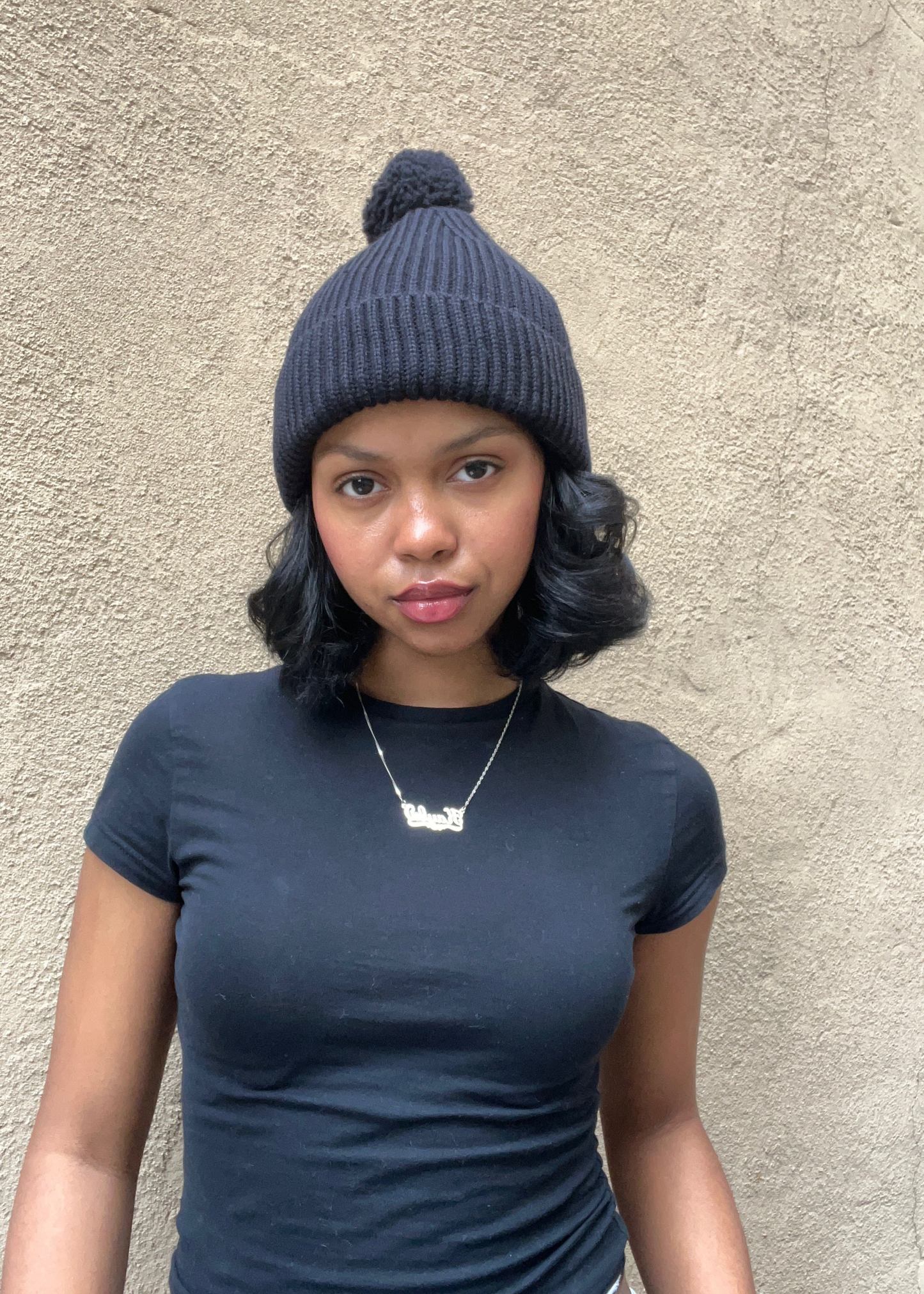 Neve pom pom hat, black