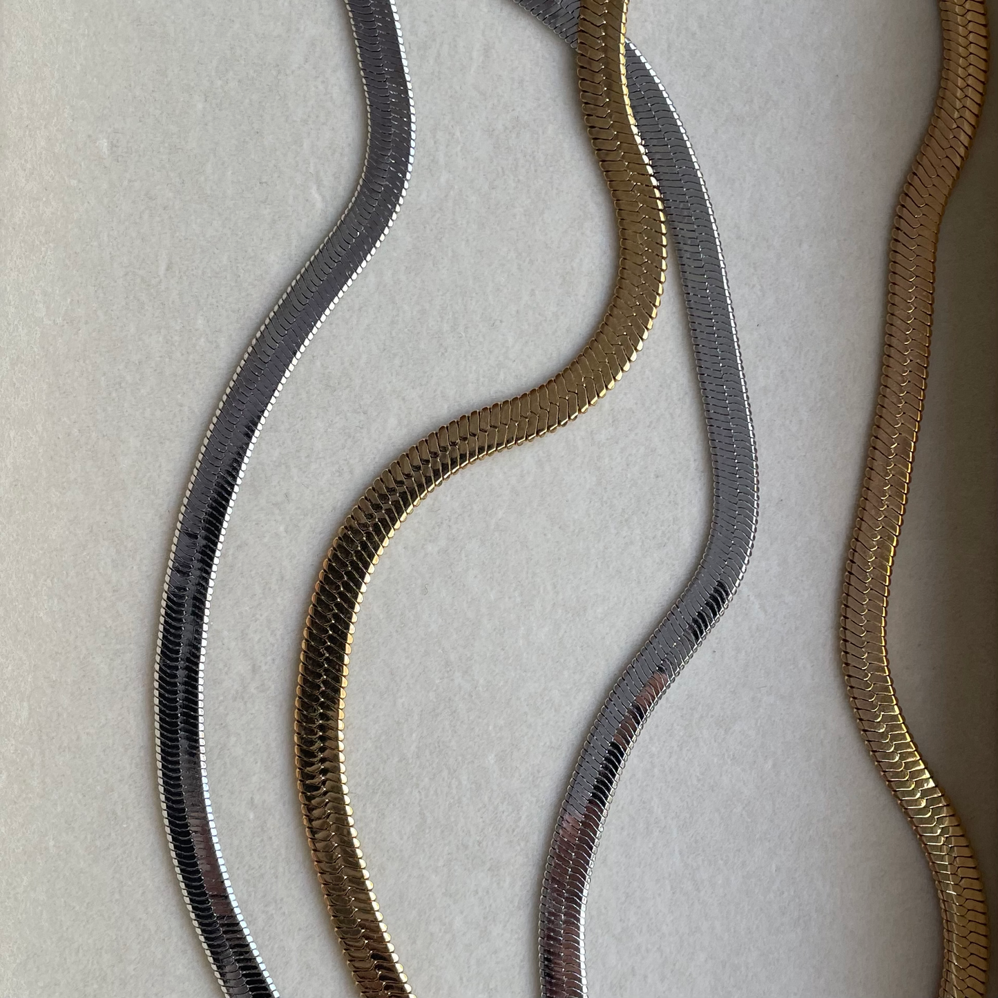 Thick as thieves herringbone chain necklace