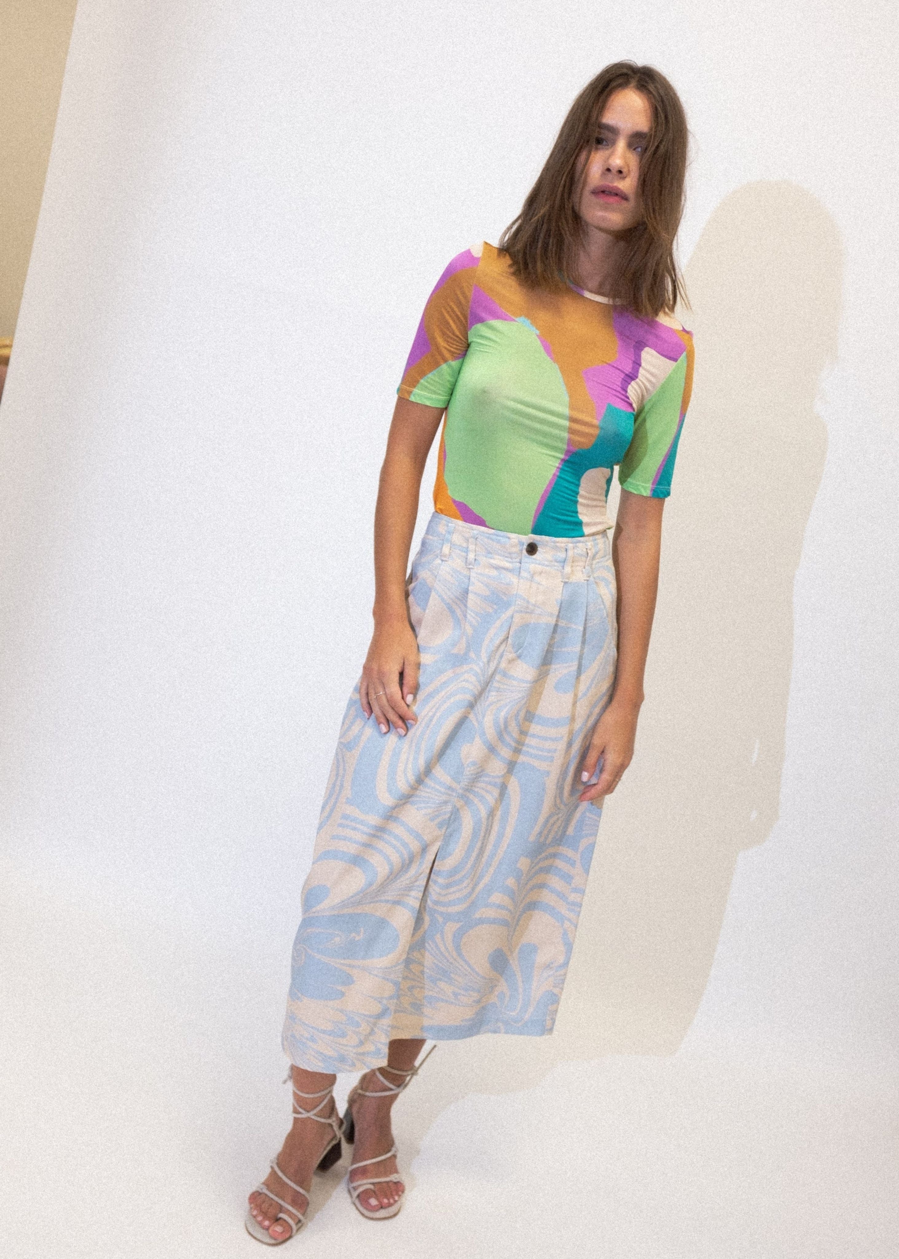 Lila tee