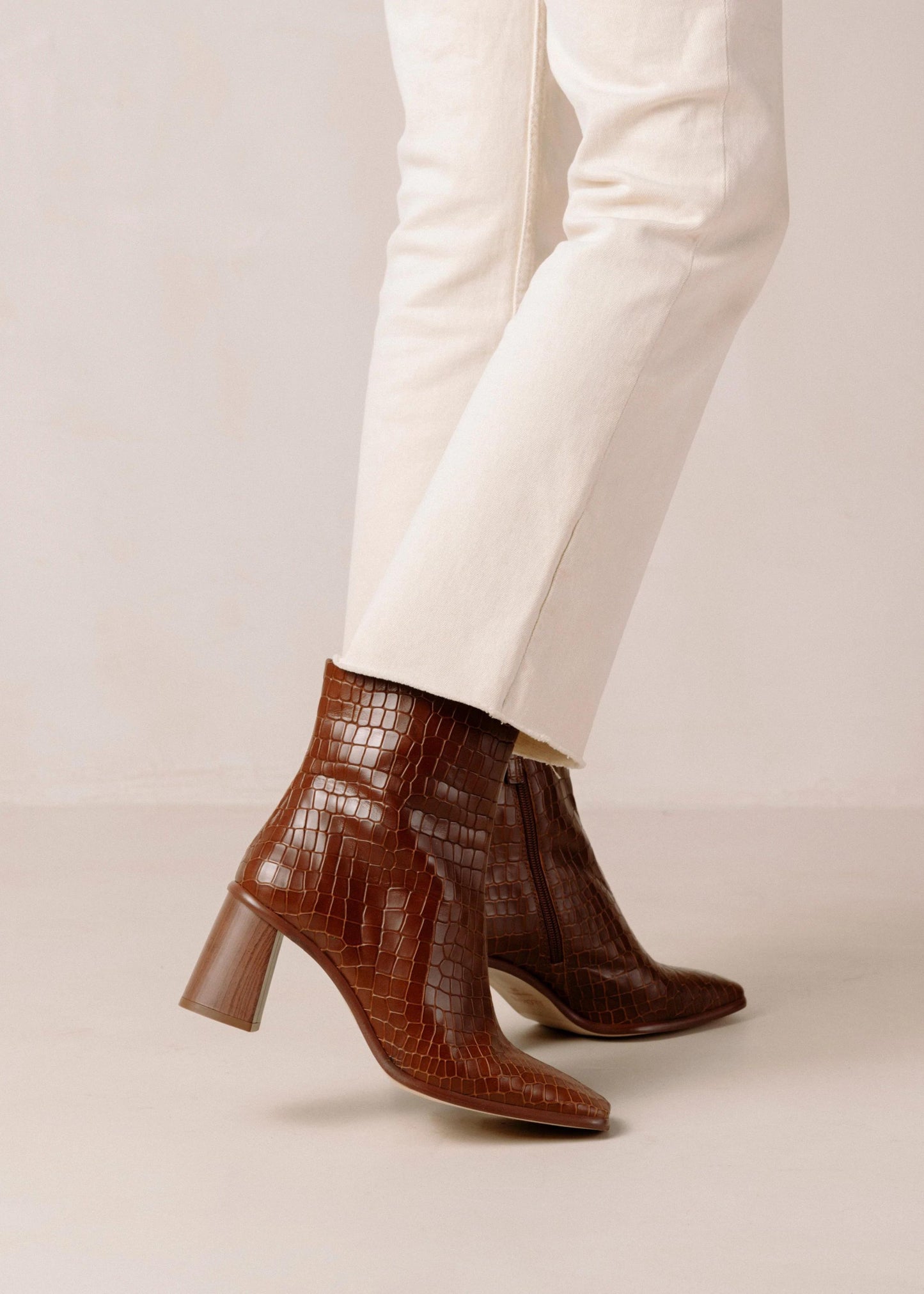 West cape booties, croco brown