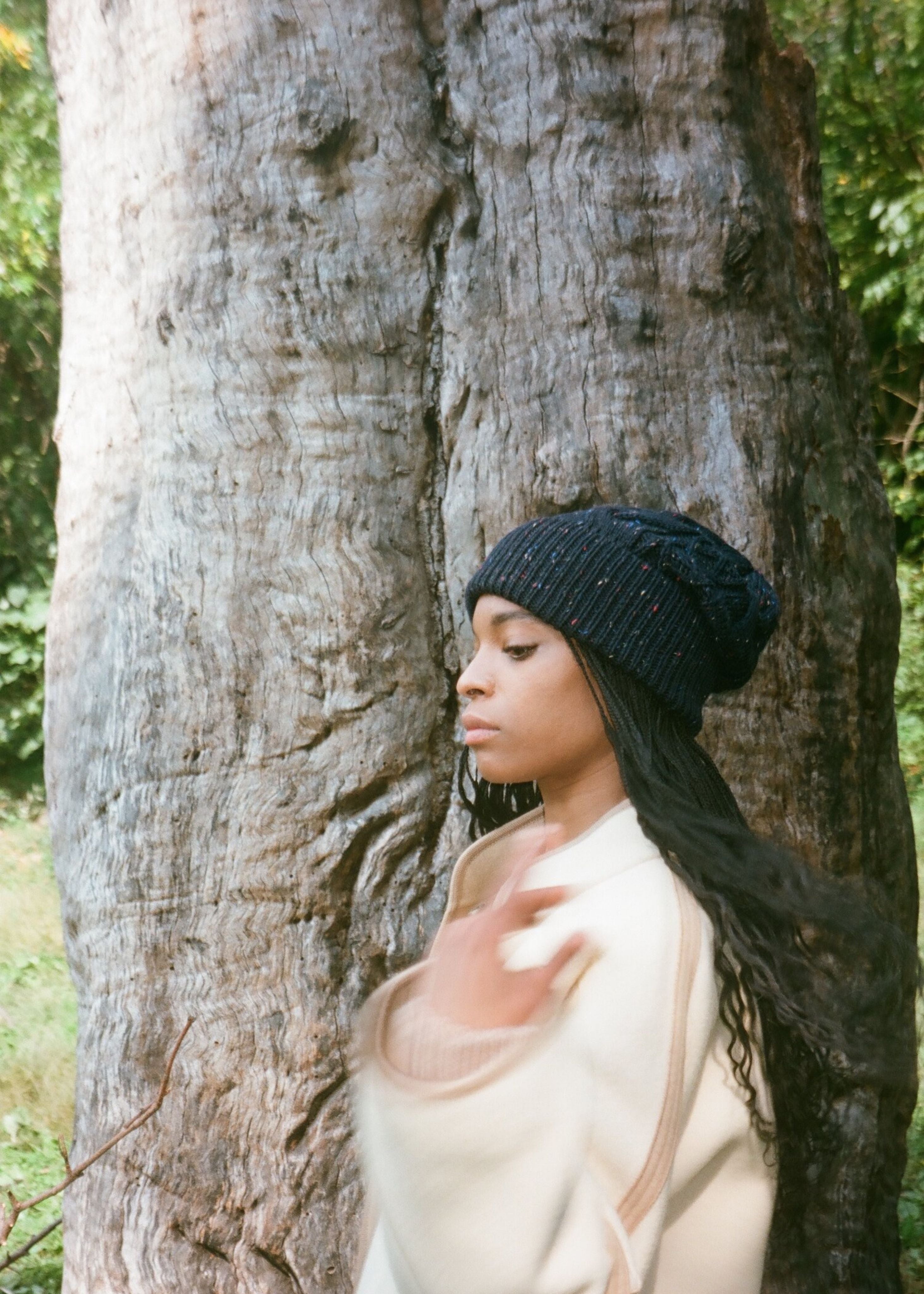 Cable knit hat, speckled navy