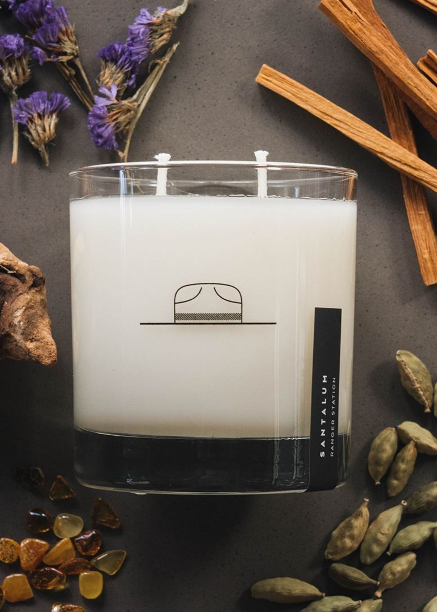 Santalum candle