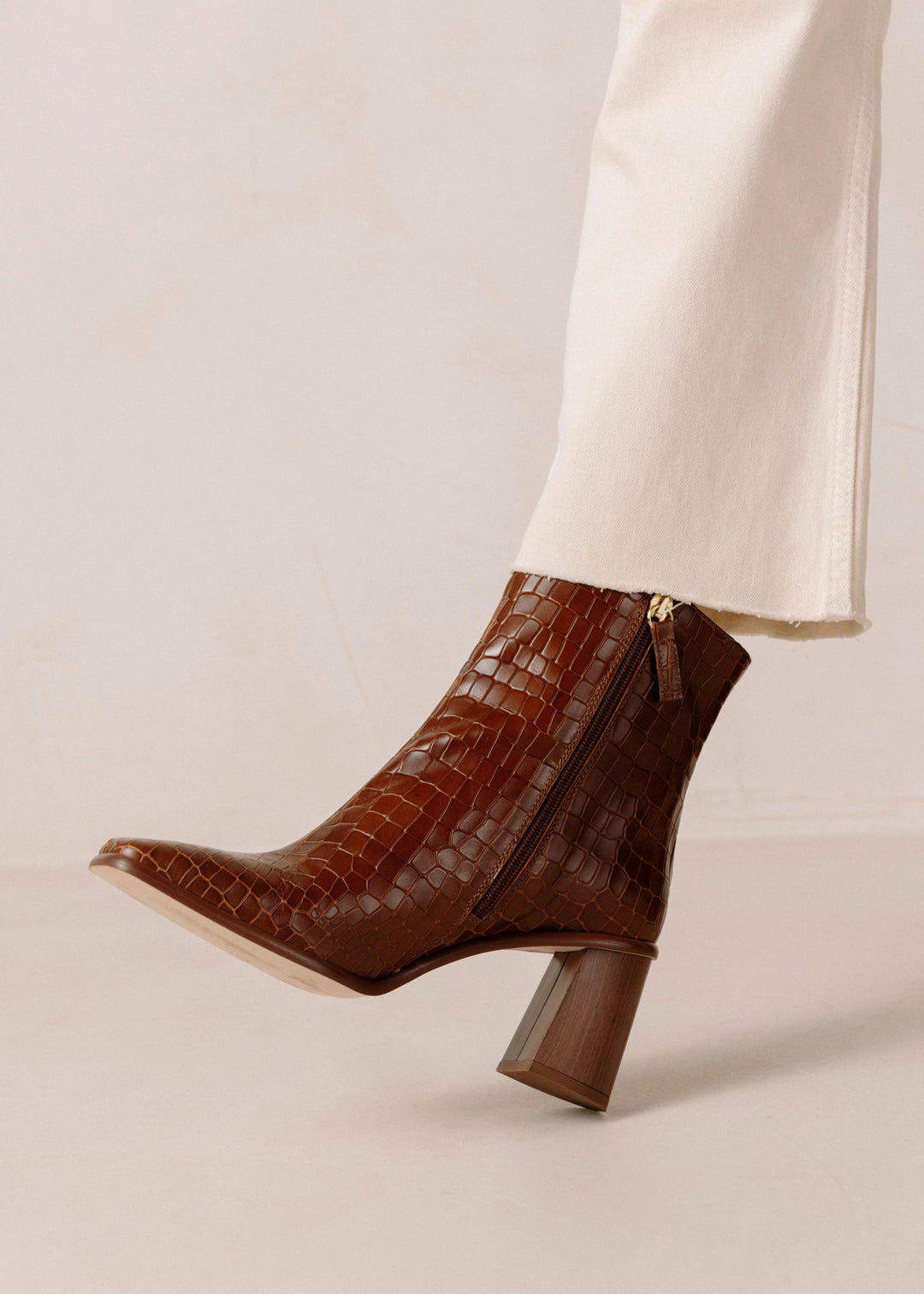 West cape booties croco brown Rue Saint Paul