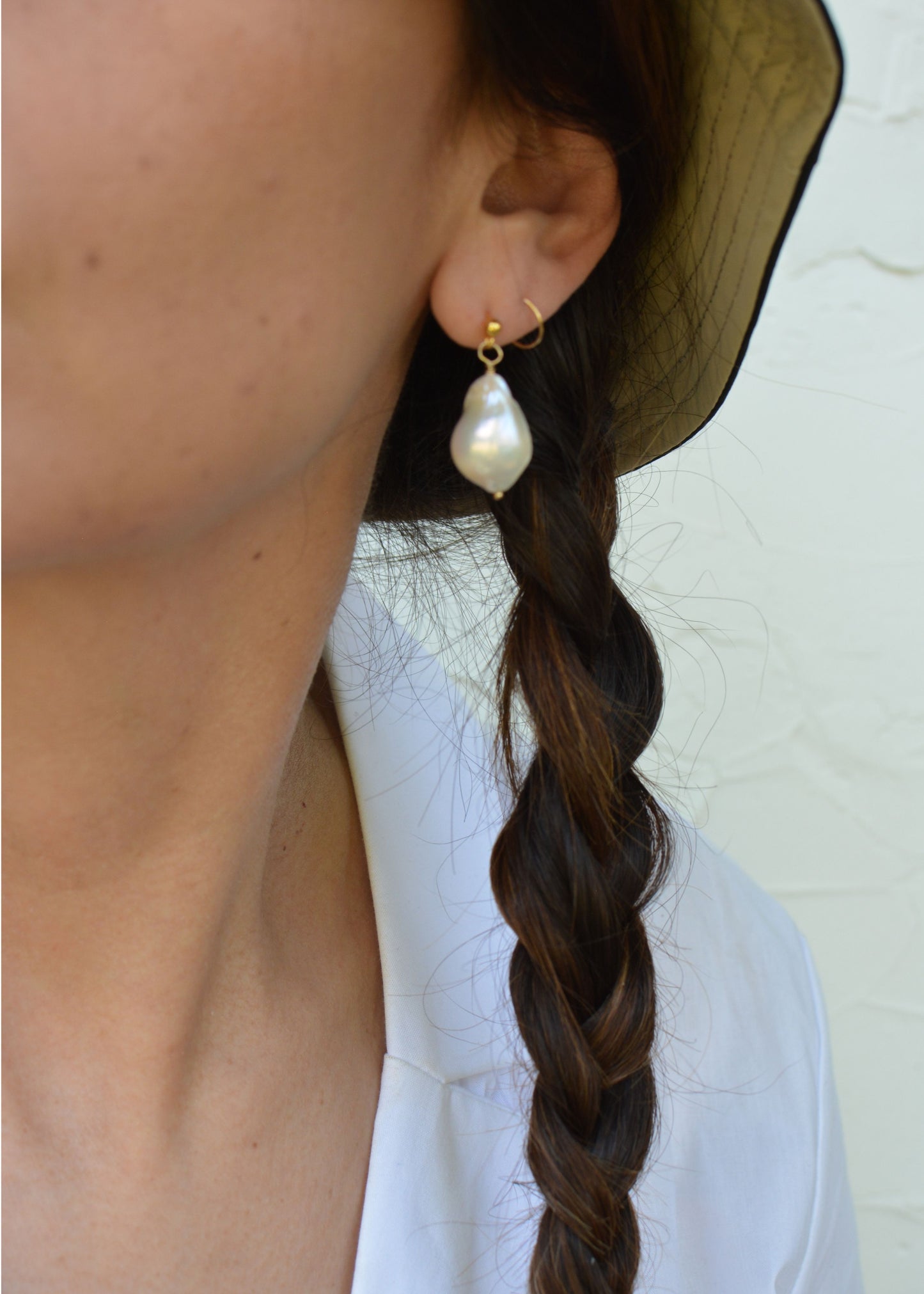 Baroque pearl drops